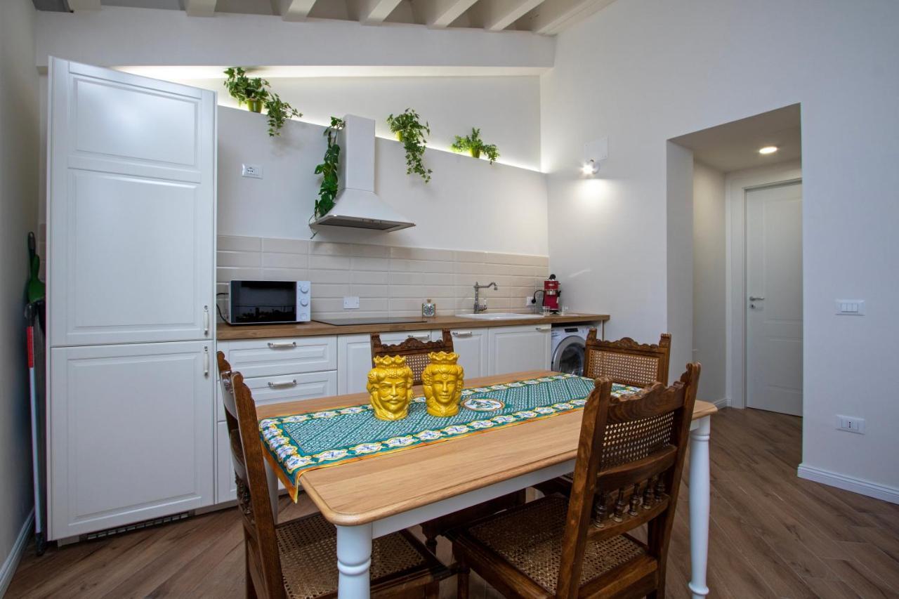 Cortile Del Greco Apartments Palermo Esterno foto